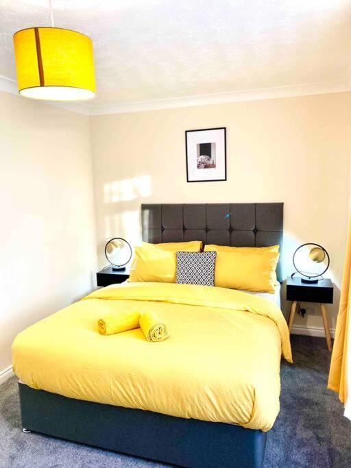Smartrips Beckton Townhouse With Parking Londra