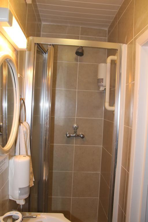 Holland Park 3*