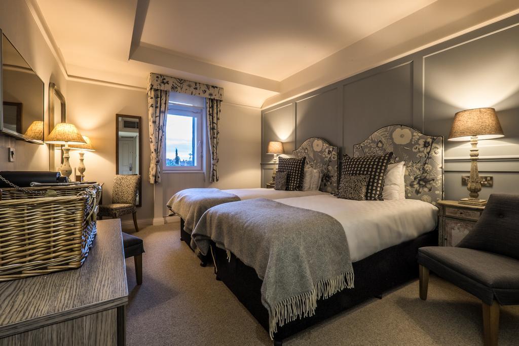 Coach & Horses Hotel
