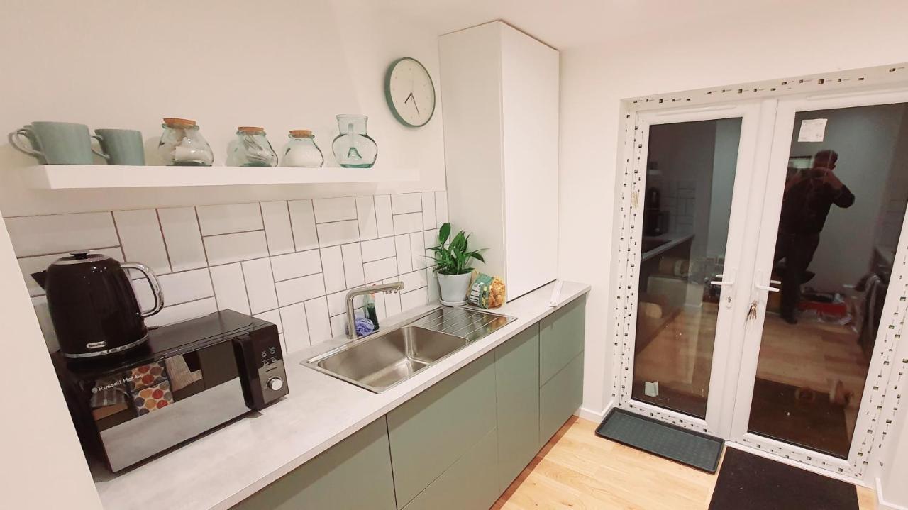 Appartamento Lovely 2 Bedroom Period Garden Flat. *