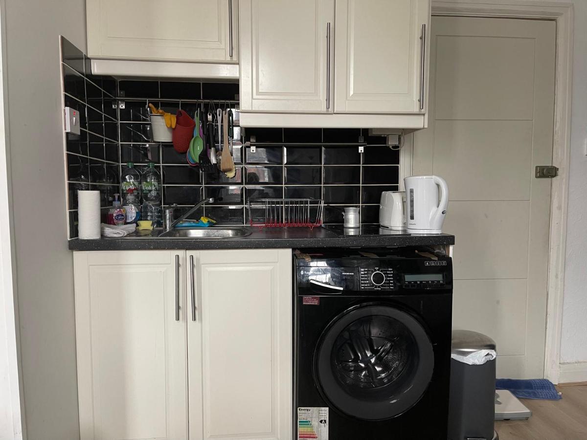 Flat Finchley Rd Nw11 * Londra