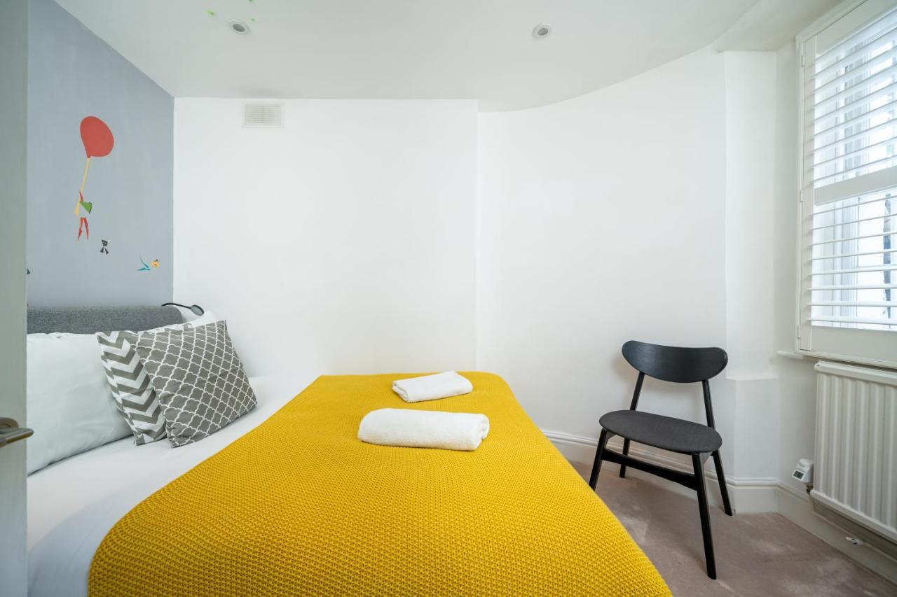Appartement Sleek Flat With Communal Courtyard
