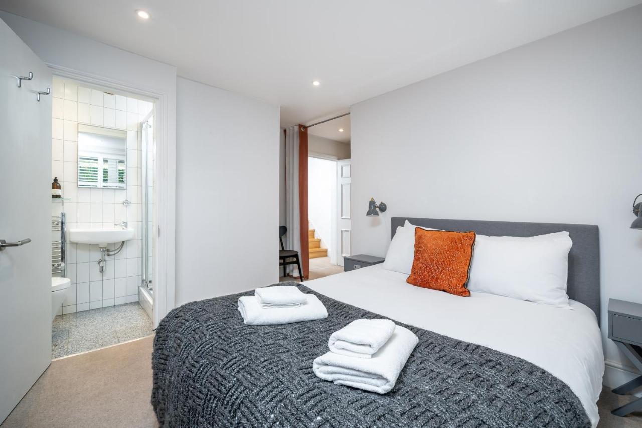 Appartement Sleek Flat With Communal Courtyard *