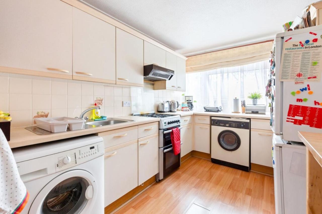 Spacious 2 Bedroom In Cricklewood *