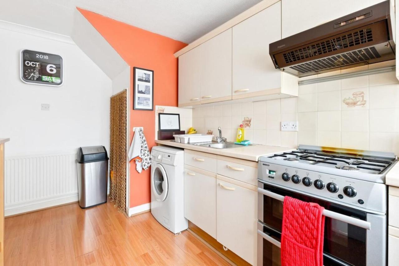 Spacious 2 Bedroom In Cricklewood