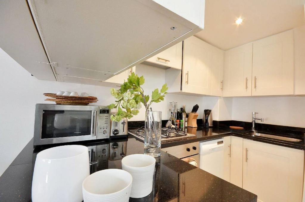 The Mayfair Collections Aparthotel 4*