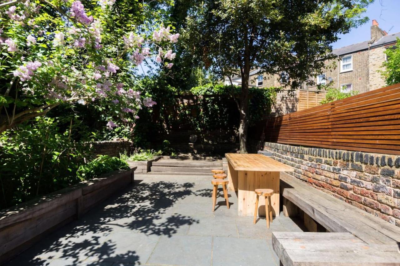 Stylish Bright W Private Garden Lejlighed London
