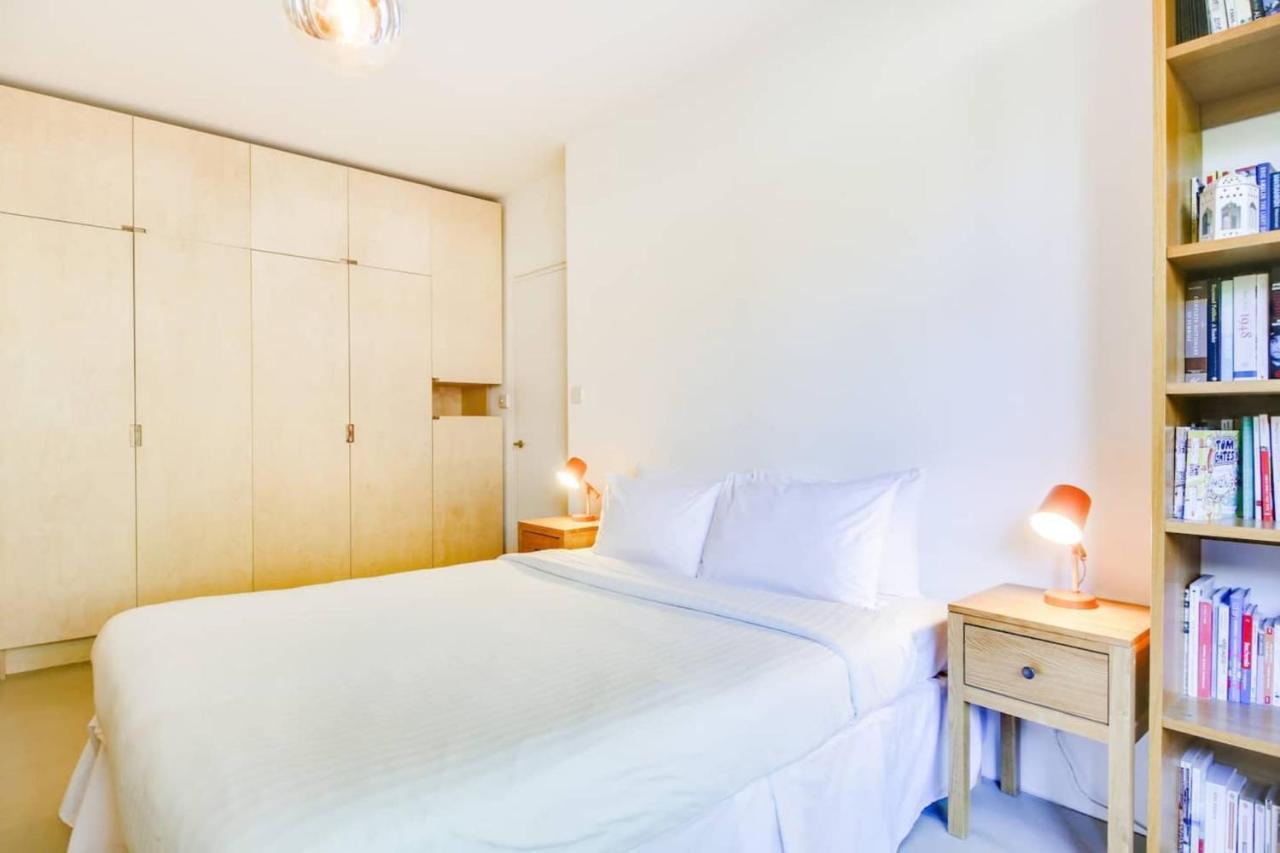 Stylish Bright W Private Garden Lejlighed London