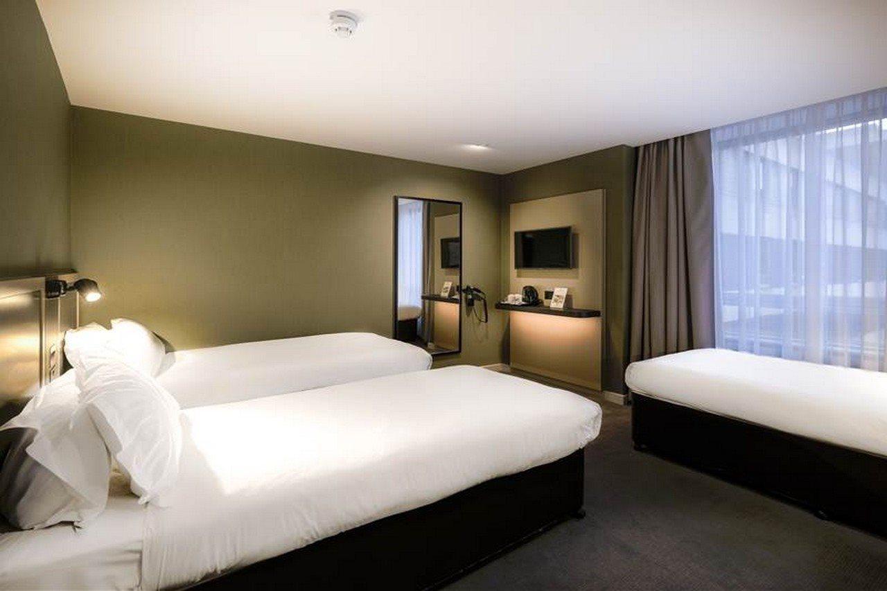 Sleeper At Royal National Hotell 4*