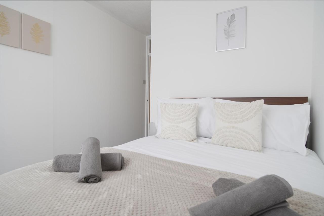 Lejlighed Stylish Two Bedroom Apt