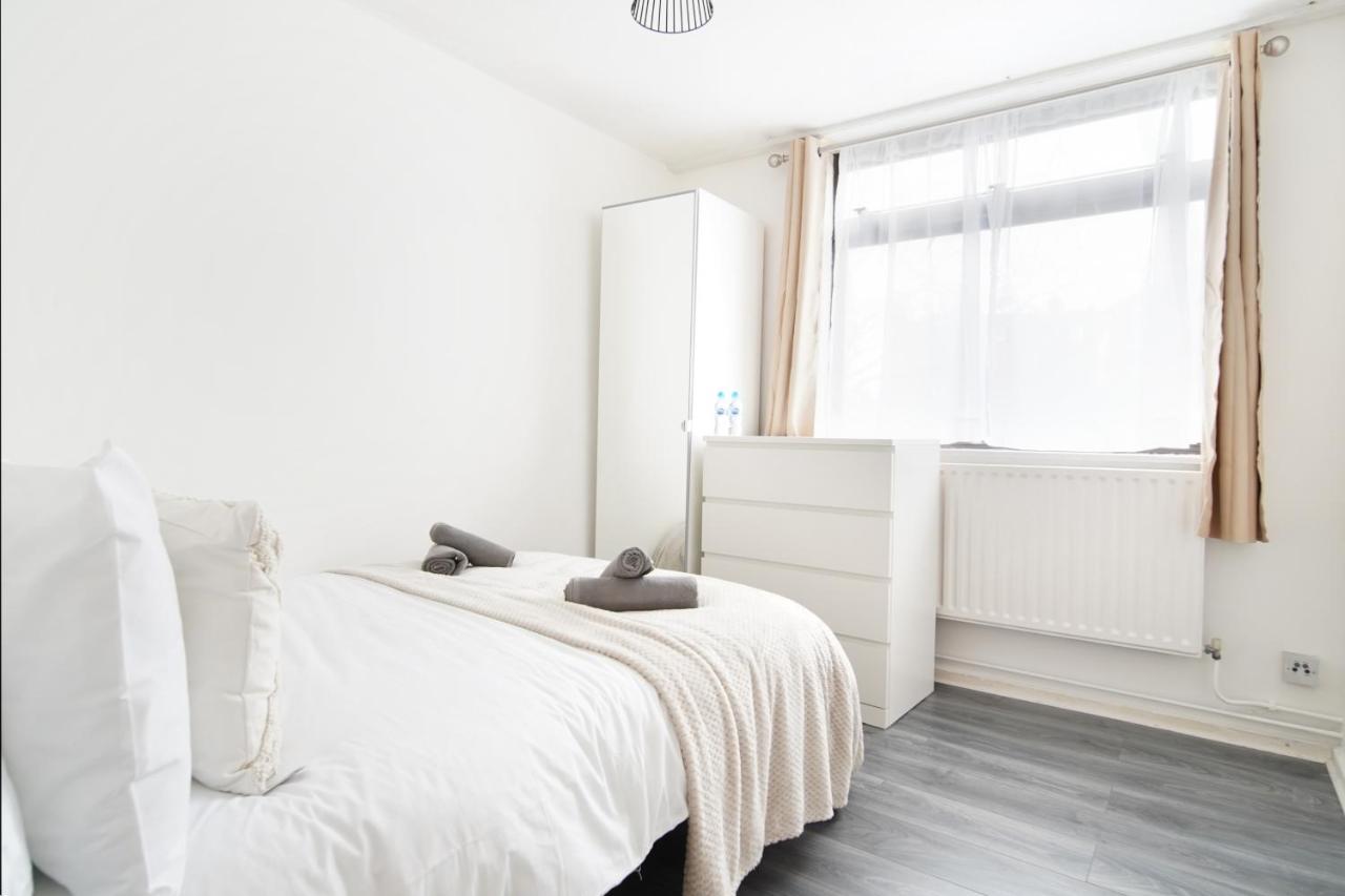 Stylish Two Bedroom Apt Lägenhet