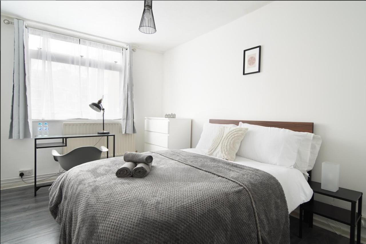 Lägenhet Stylish Two Bedroom Apt