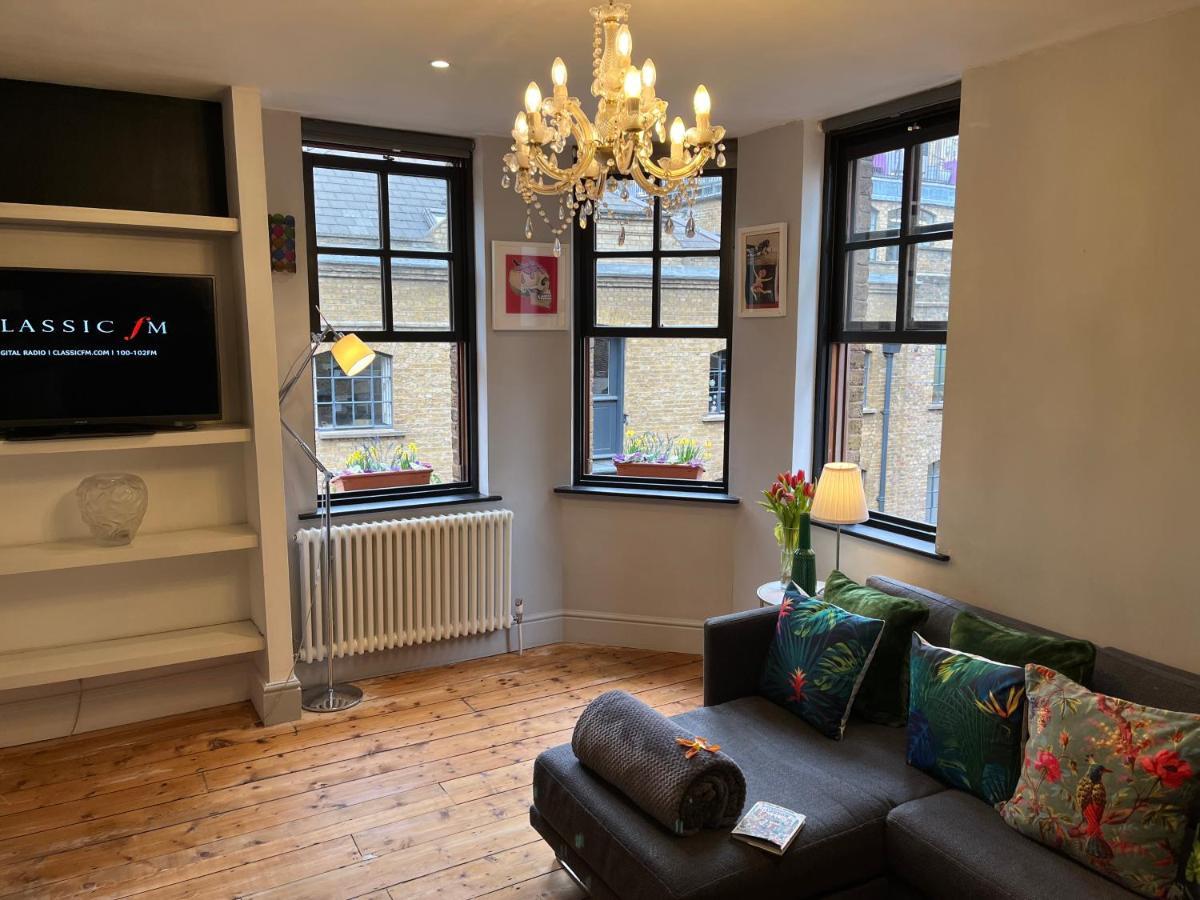 Shad Thames Pied-A-Terre Exquisite Historic Warehouse Air Conditioning Private Parking Garden & Balcony Next To Shard With Views Londen
