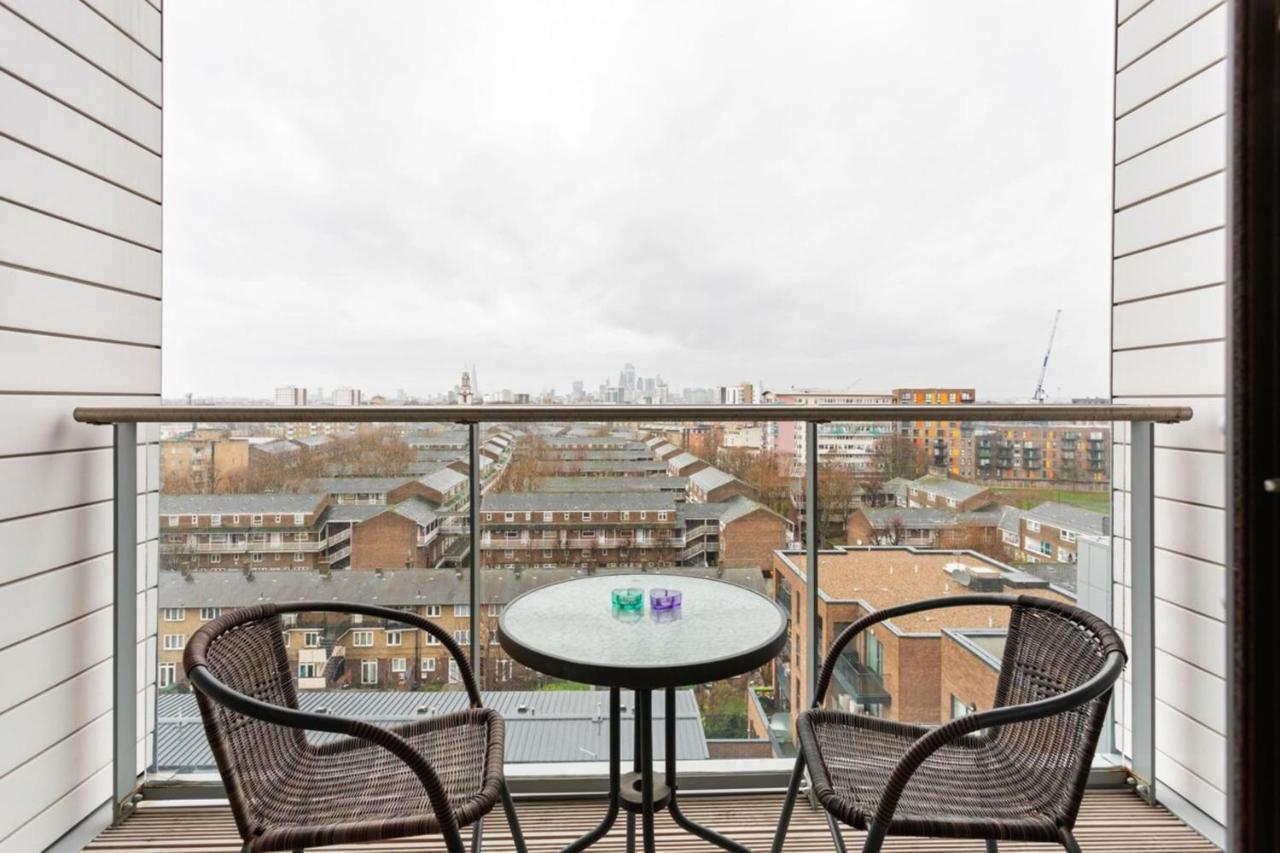 Modern 1 Bedroom Near Canary Wharf With Balcony Appartement Londen