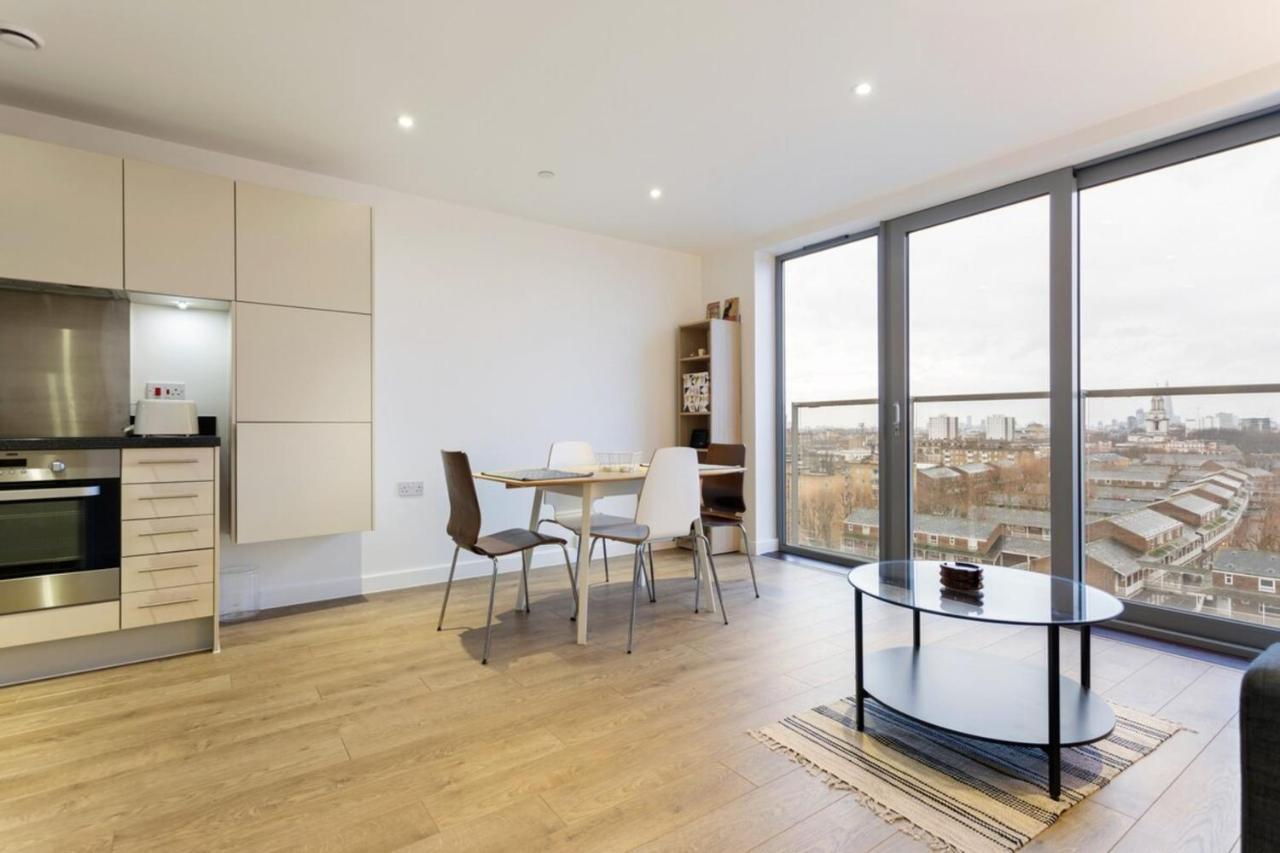 Modern 1 Bedroom Near Canary Wharf With Balcony Appartement Londen
