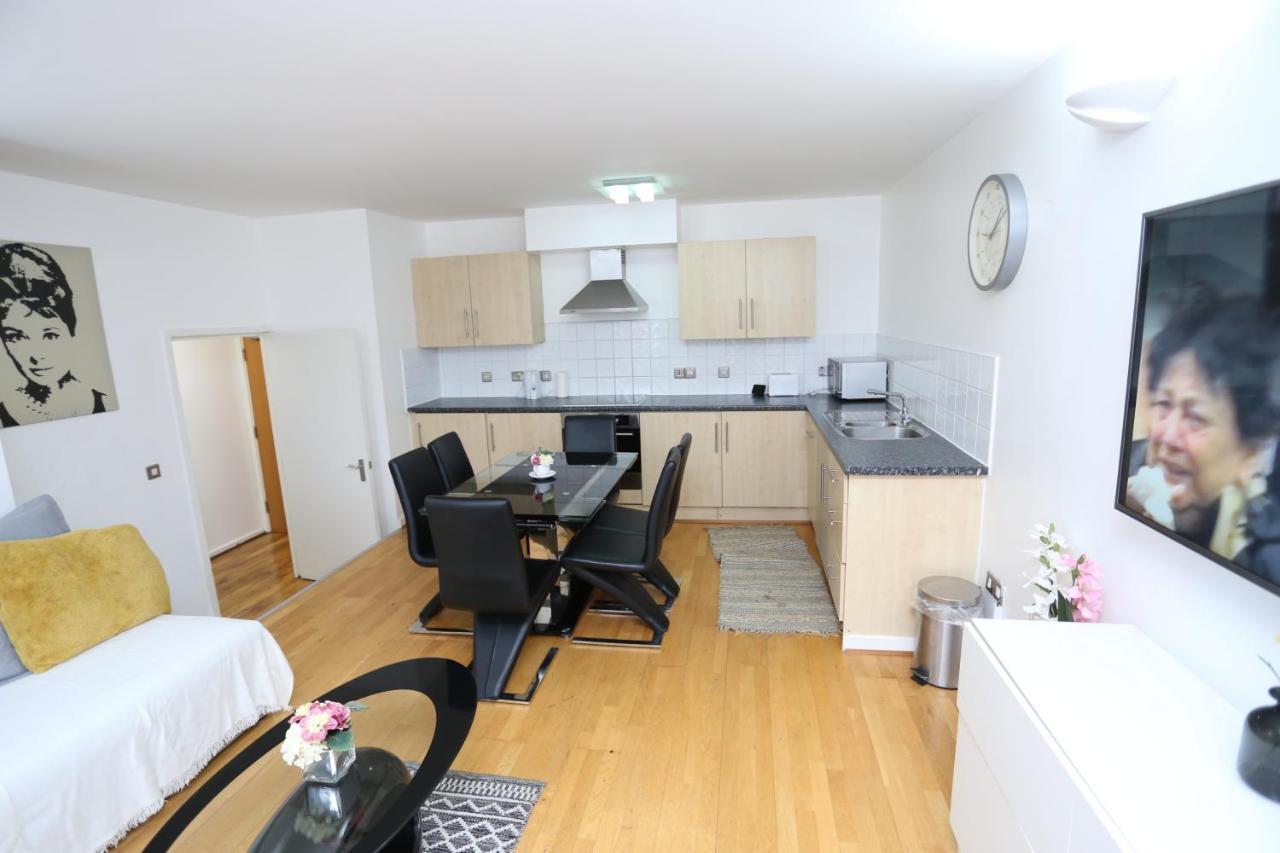 Gorgeous 2 Bedroom 2 Bathroom Woolwich * Londen