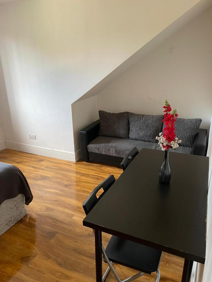 Sw16 Norbury Guest house London