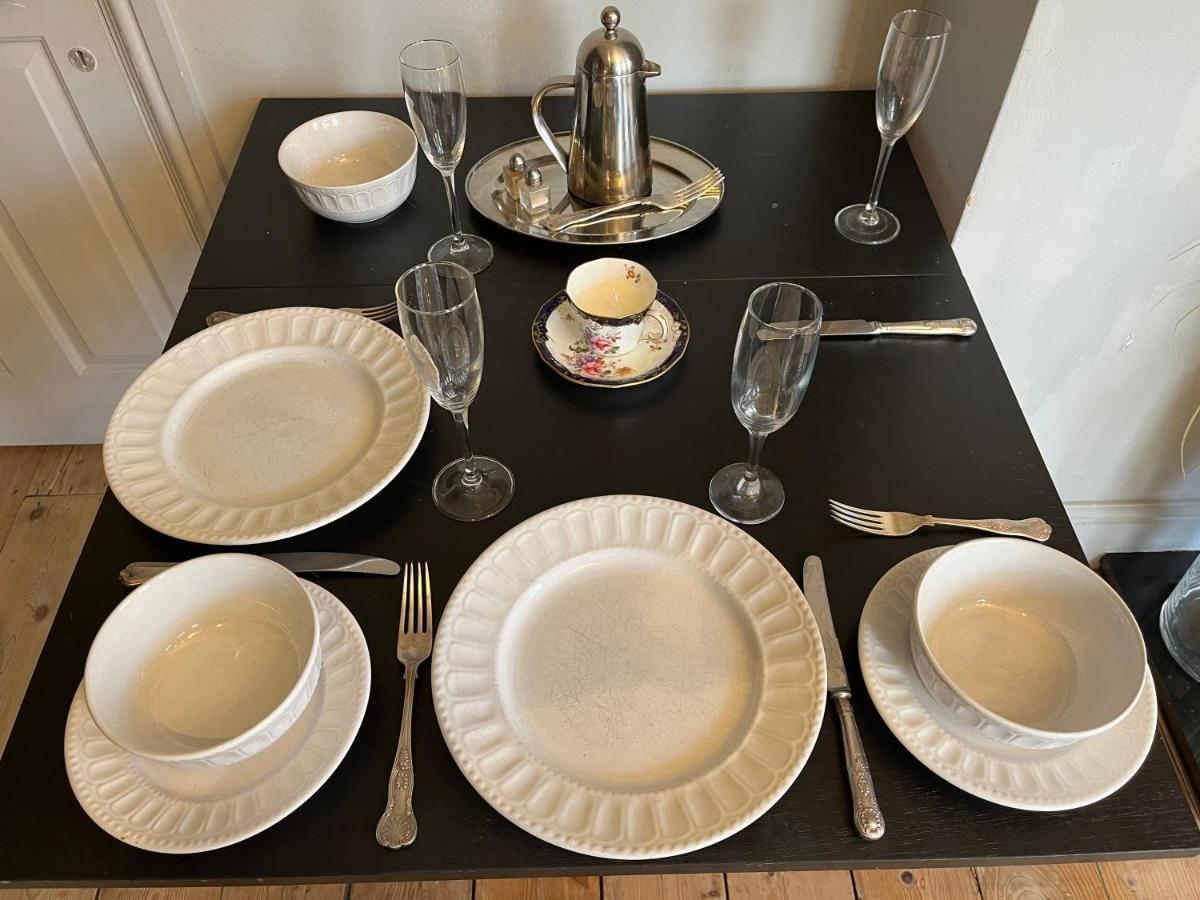 Appartement Shad Thames Pied-A-Terre Exquisite Historic Warehouse Air Conditioning Private Parking Garden & Balcony Next To Shard With Views Londen