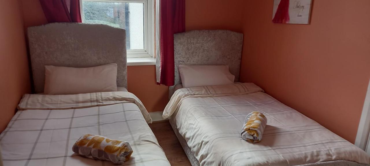 Three Bedroom House Lancaster Road Vakantiehuis Londen