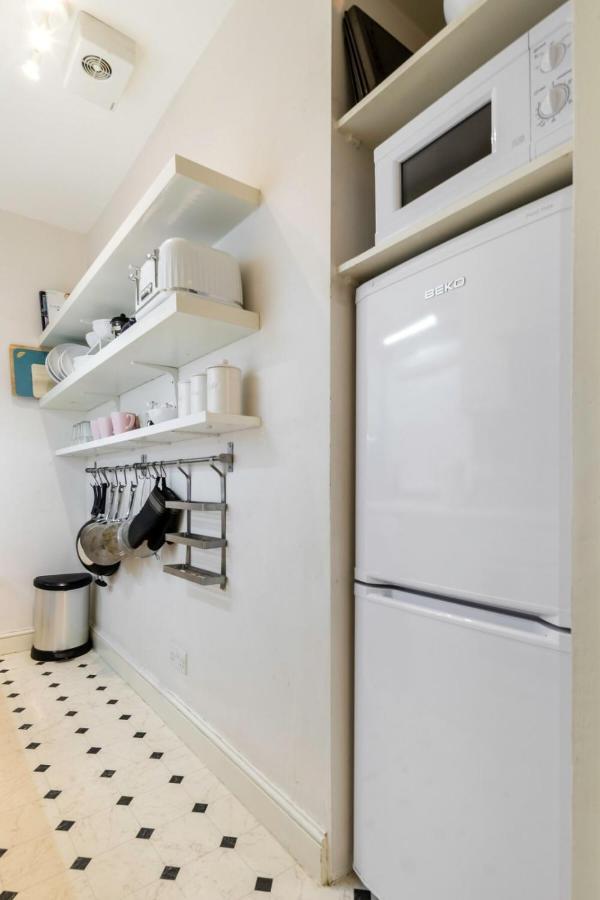 Elegant Earl's Court 2 Bedroom Flat Just 4 Minutes From Tube Lejlighed *