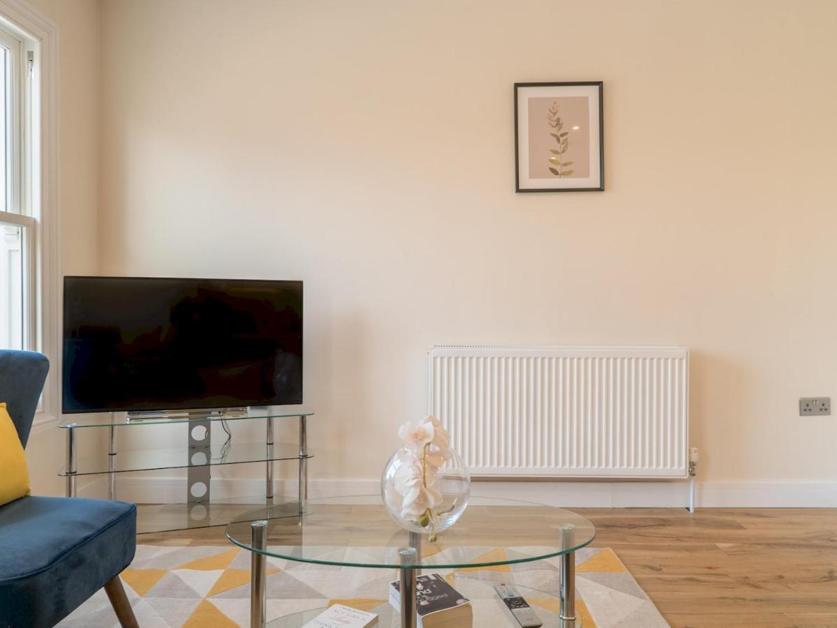 Leilighet Pass The Keys Renovated Victorian In Ealing *