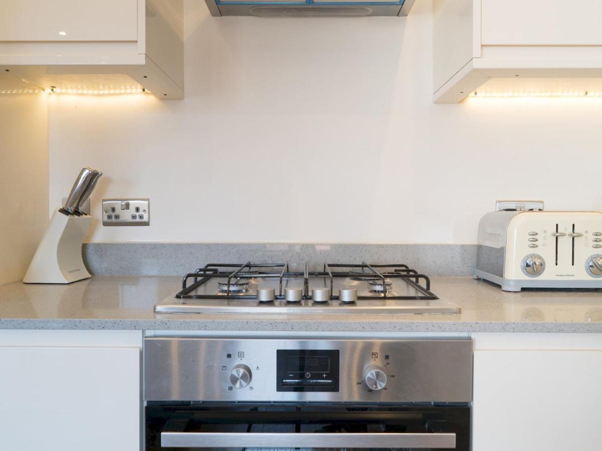 Pass The Keys Renovated Victorian In Ealing