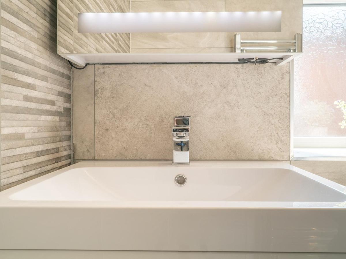Pass The Keys Renovated Victorian In Ealing *