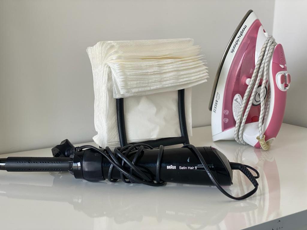 Spacious Modern Ensuite Bedroom Airport Alloggio in famiglia *