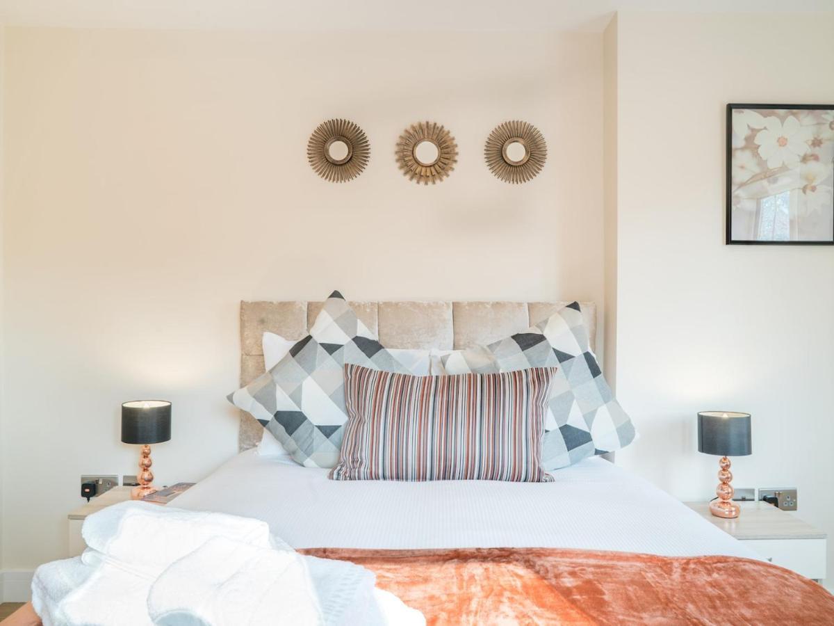 Pass The Keys Renovated Victorian In Ealing Leilighet *