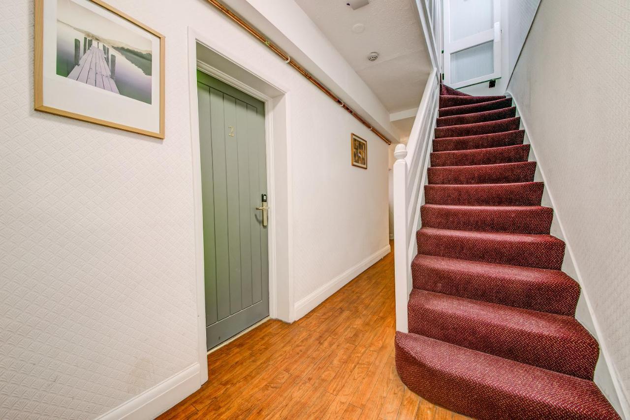 Oyo 24 Sussex, Paddington 3*