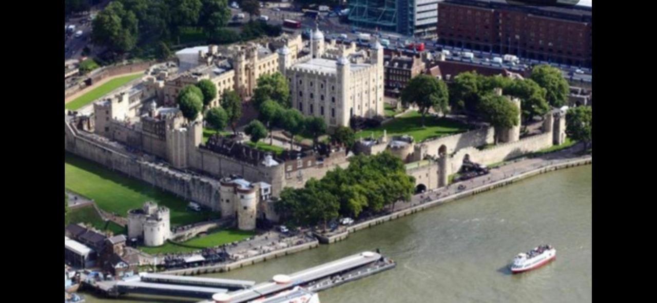 Shad Thames Pied-A-Terre Exquisite Historic Warehouse Air Conditioning Private Parking Garden & Balcony Next To Shard With Views