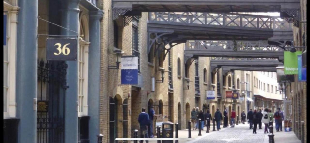 Appartement Shad Thames Pied-A-Terre Exquisite Historic Warehouse Air Conditioning Private Parking Garden & Balcony Next To Shard With Views Londen