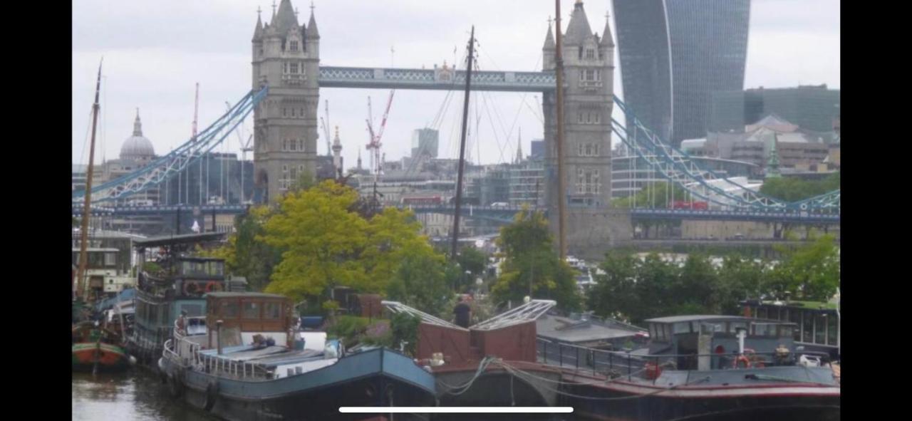 Shad Thames Pied-A-Terre Exquisite Historic Warehouse Air Conditioning Private Parking Garden & Balcony Next To Shard With Views
