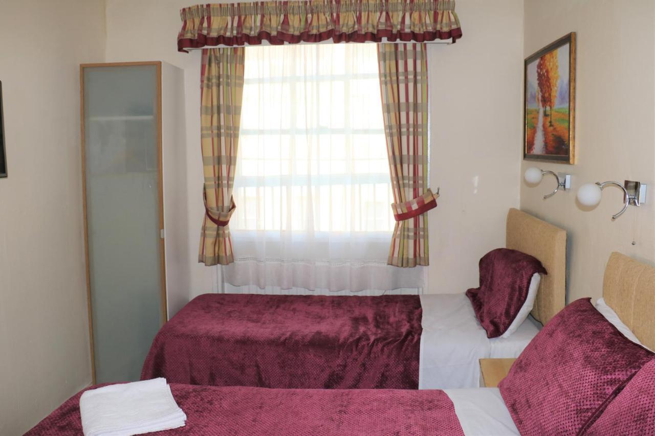 Pensionat Barry House 3*