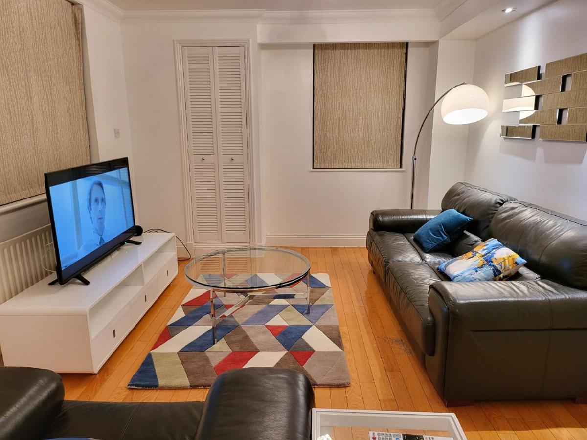 Garland Stylish 2 Bedroom A Minute Walk From Station Lägenhet