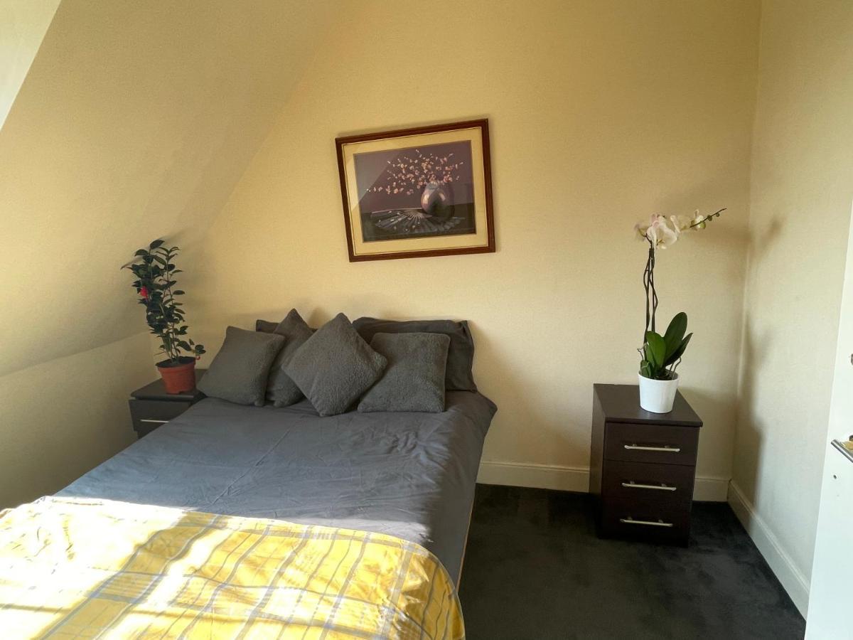 Vibrant & Cosy Near Wembley Apartment
