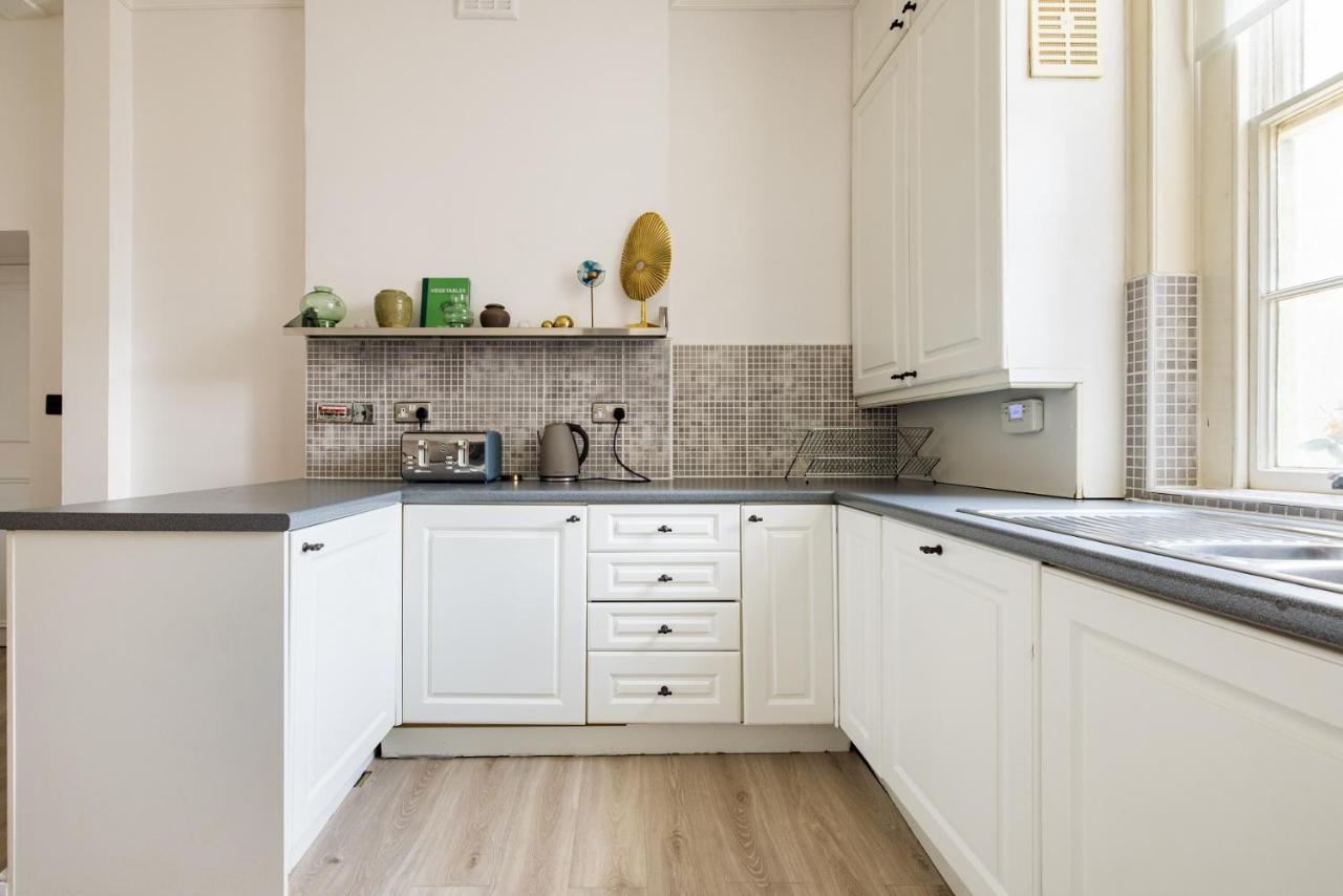 The Sussex Garden Retreat - Elegant 2bdr Flat Leilighet *