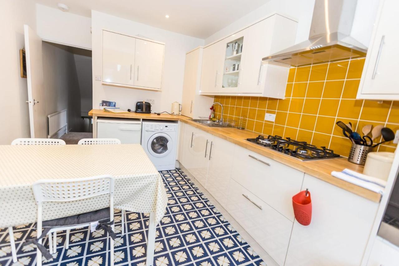 Appartamento Guestready - Vibrant W Garden View In Walthamstow Londra