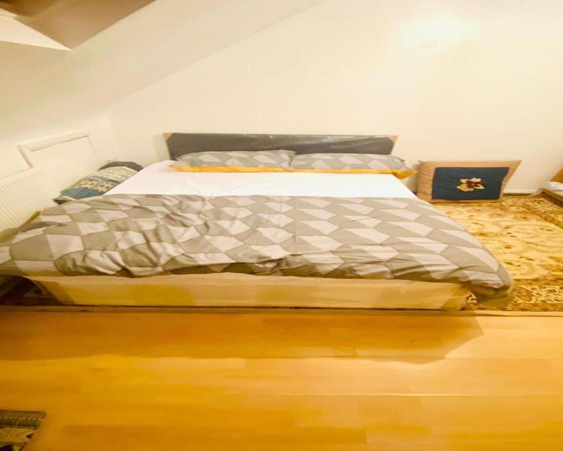 Double Room London Wembley For Rent Homestay