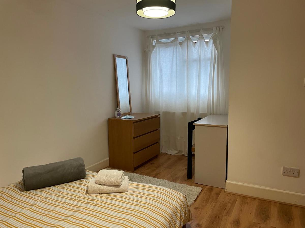 Guest house Cama Box Finsbury Park