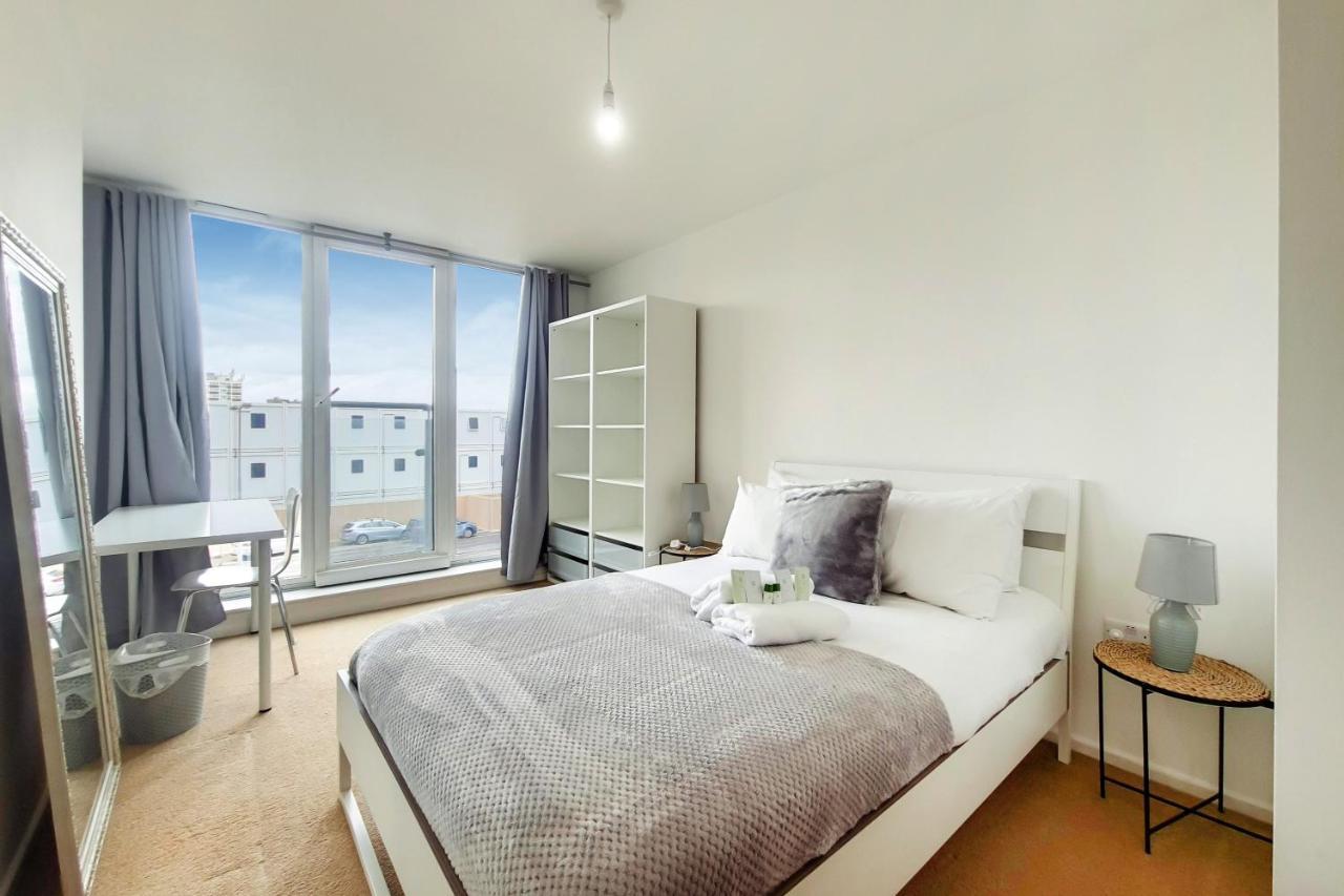 Lejlighed Free Parking - Two Bed By Docklands *