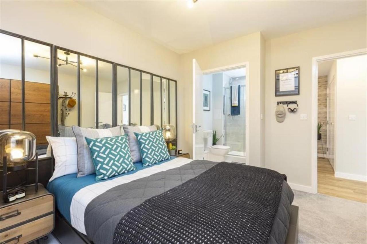 Newly Built Luxury 2 Bed Apartment!!! *