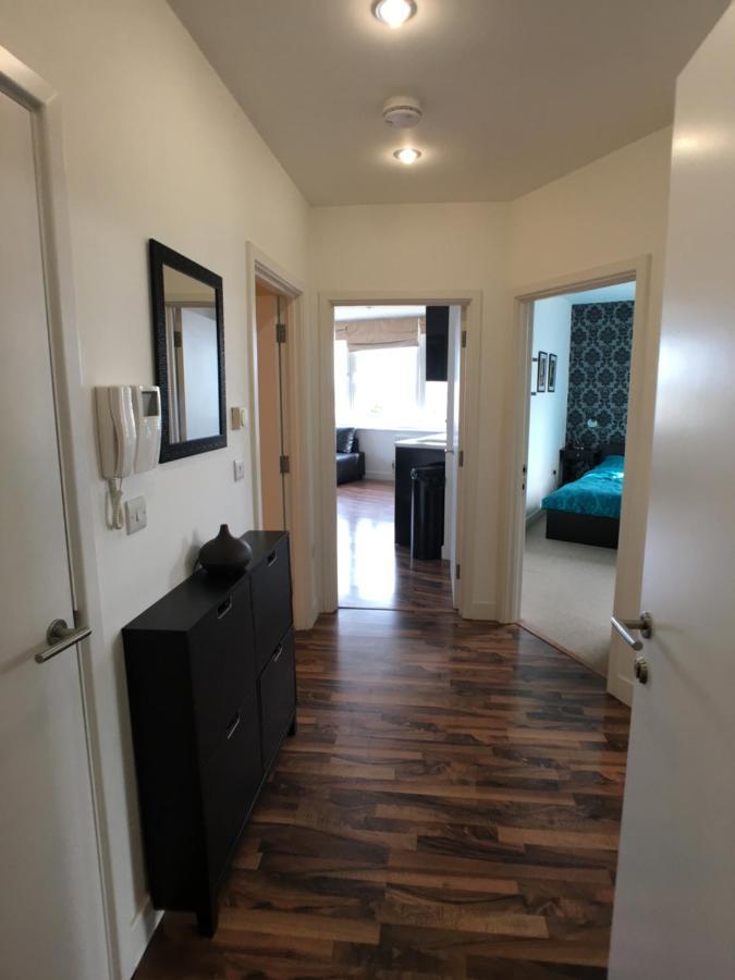 Lejlighed Luxury 2 Bed Penthouse Near Station London