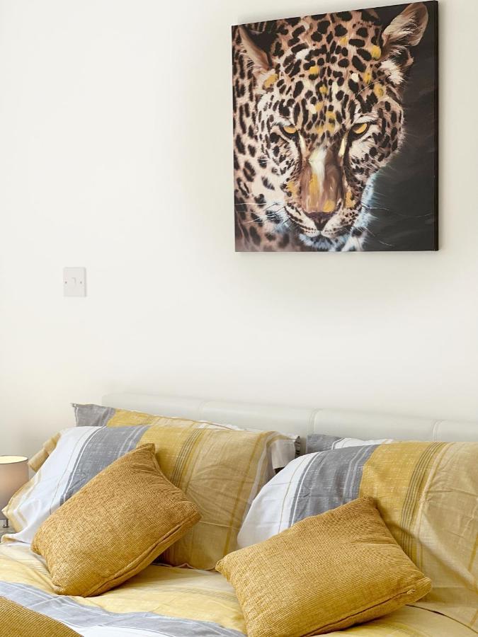 Lovely 1 Bedroom In South East Appartamento