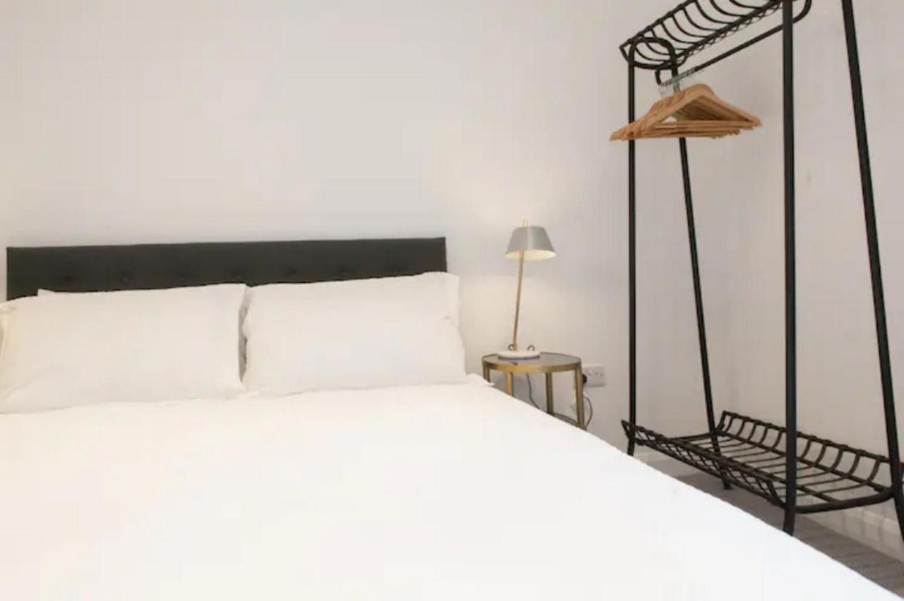 Shoreditch - Immaculate 2 Bedrooms Flat For 6 *