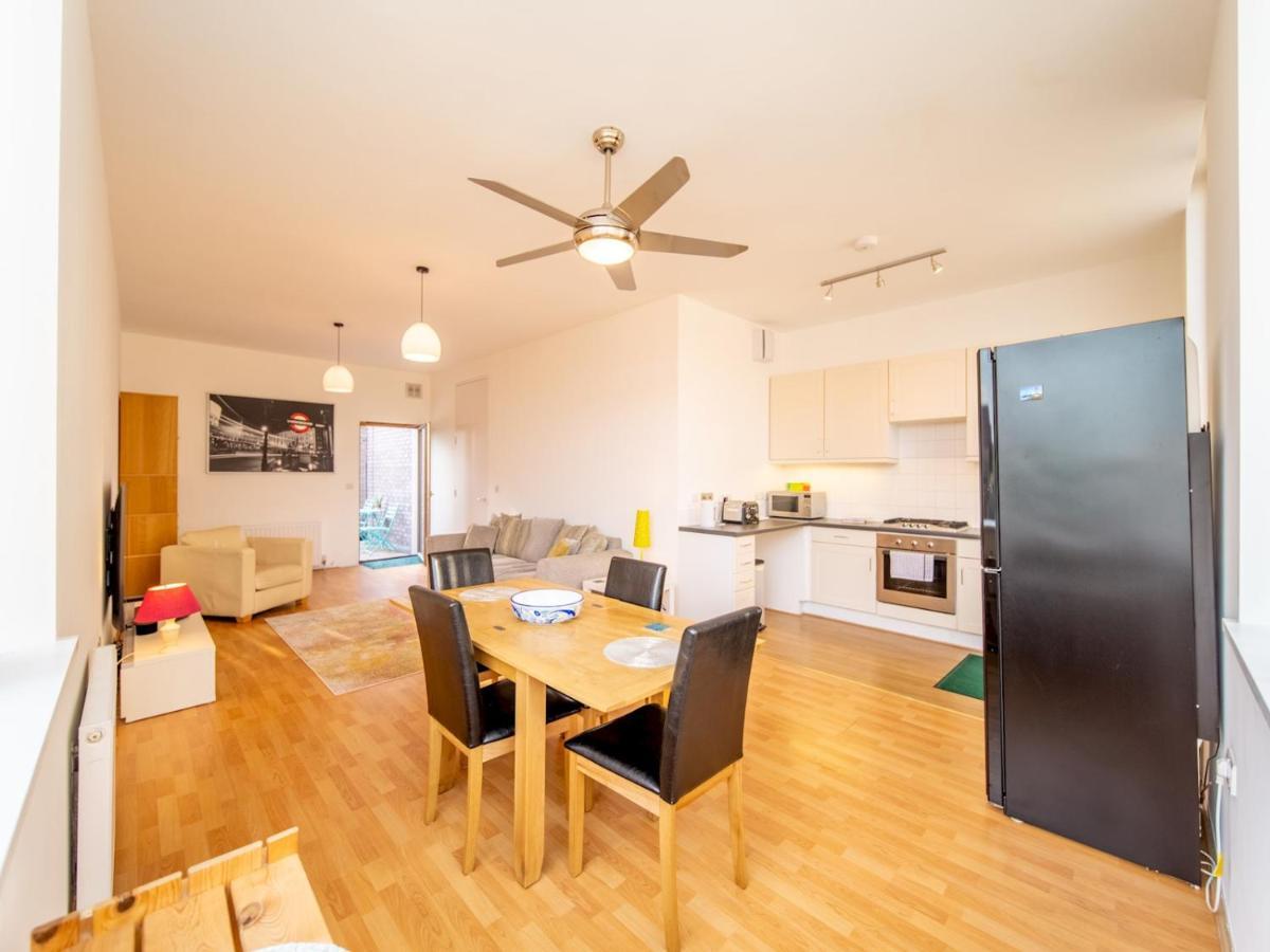 Lejlighed Pass The Keys - Spacious Flat, Royal Docks,
