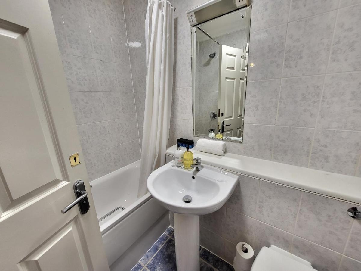 Garland Stylish 2 Bedroom A Minute Walk From Station Lägenhet *