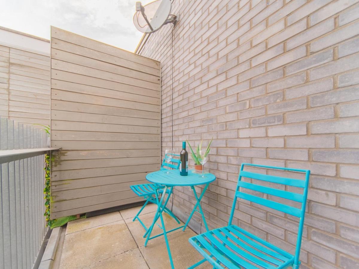 Pass The Keys - Spacious Flat, Royal Docks, * London