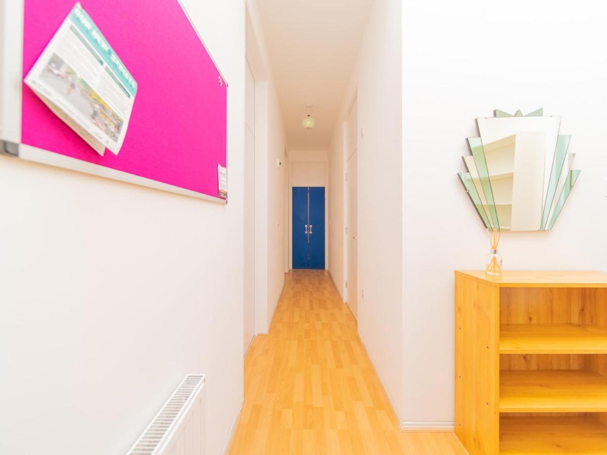 Pass The Keys - Spacious Flat, Royal Docks, *
