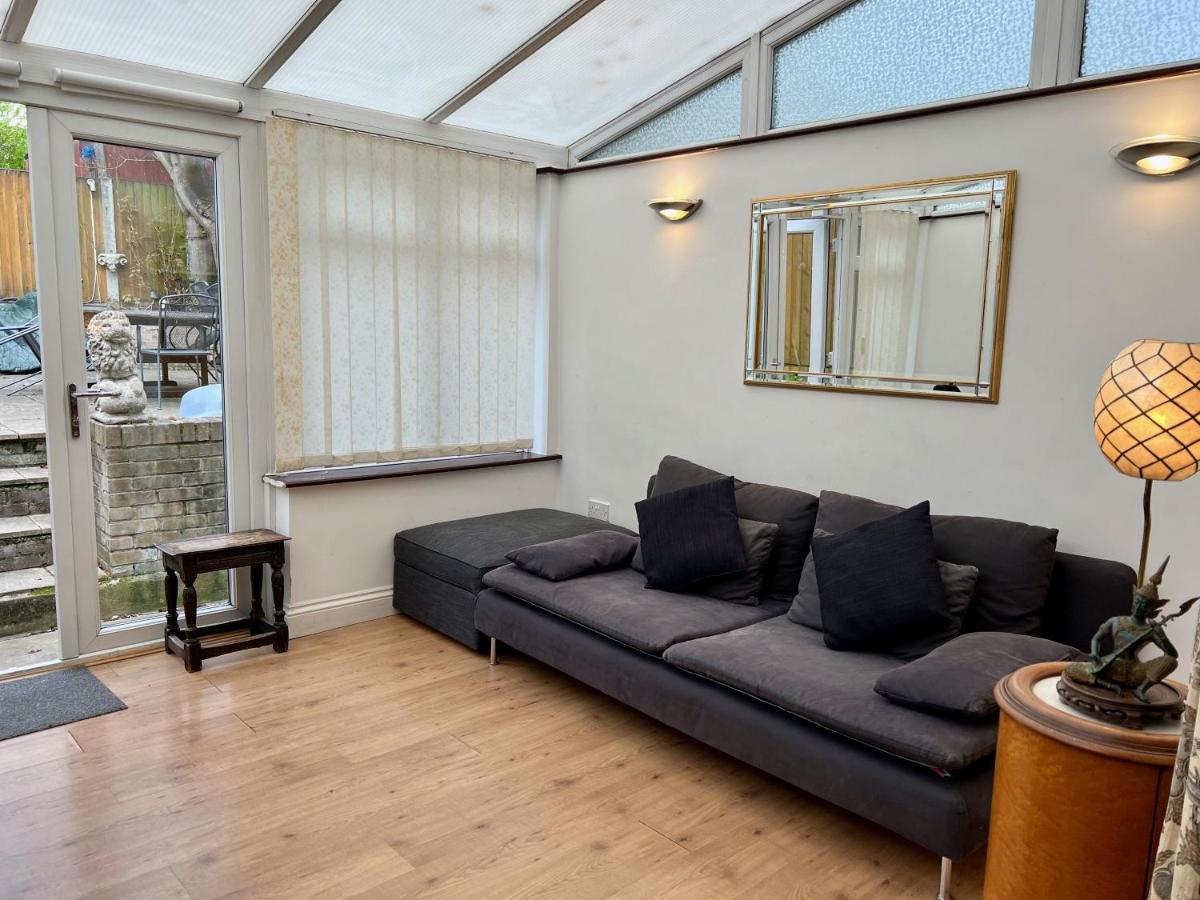 Apartment Edencourt London